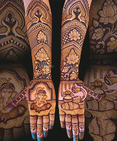 Top 10 Mistakes Brides Make While Booking a Mehandi Artist
