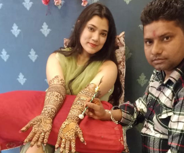 Rinku Mehandi Artist in City Center Noida