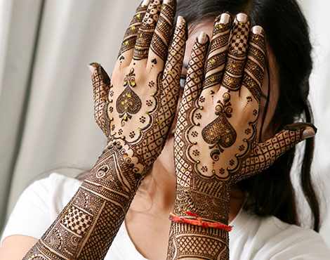 Best Traditional Mehandi Artist in Kalindi Kunj