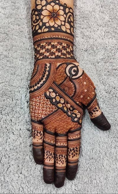 Rinku mehandi Artist